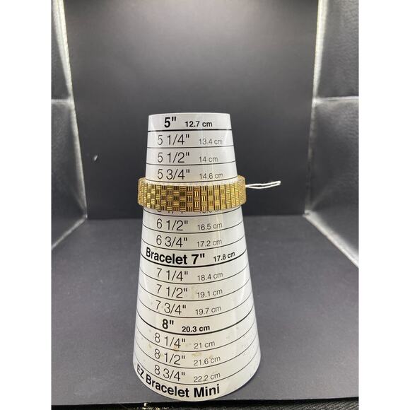 Peugeot 418 Gold Tone Quartz Analog Watch Stainless Steel Stretch Band Size 6" - Picture 11 of 14